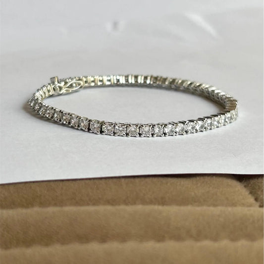 Elegant White Zircon Tennis Bracelet in Sterling Silver