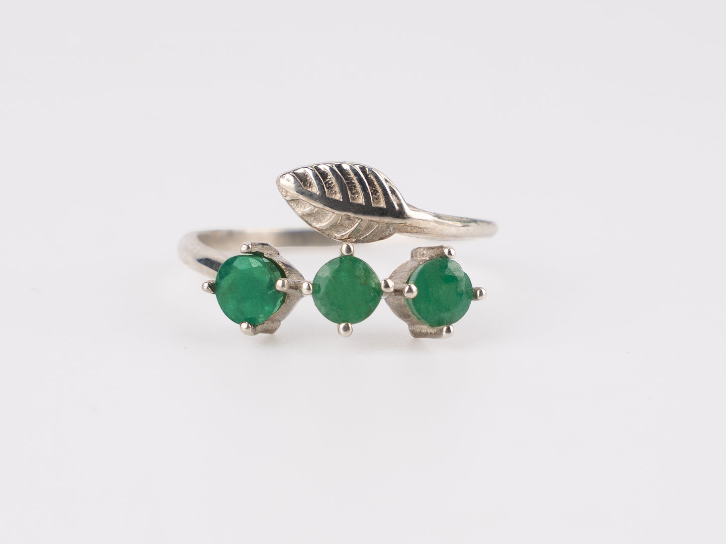 Sterling Silver Leaf Design Ring with Natural Round-Cut Green Emeralds – Nature-Inspired Adjustable Statement Ring for Women