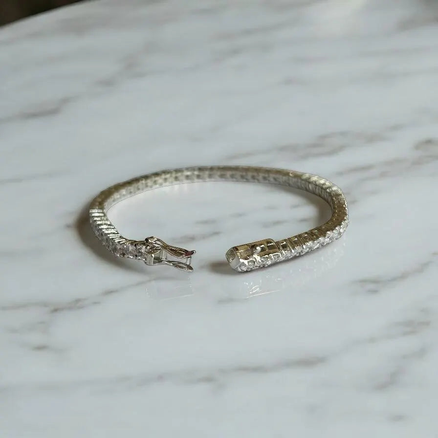 Elegant White Zircon Tennis Bracelet in Sterling Silver