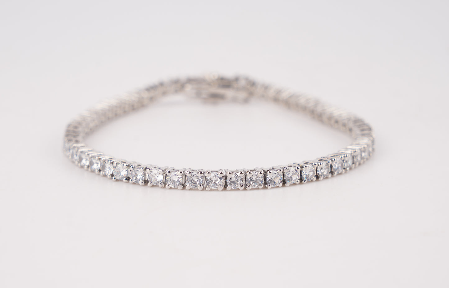 Elegant White Zircon Tennis Bracelet in Sterling Silver