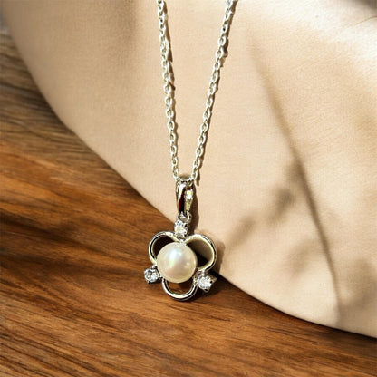 Elegant Pearl & Cubic Zirconia Silver Pendant Necklace – Timeless Floral Design