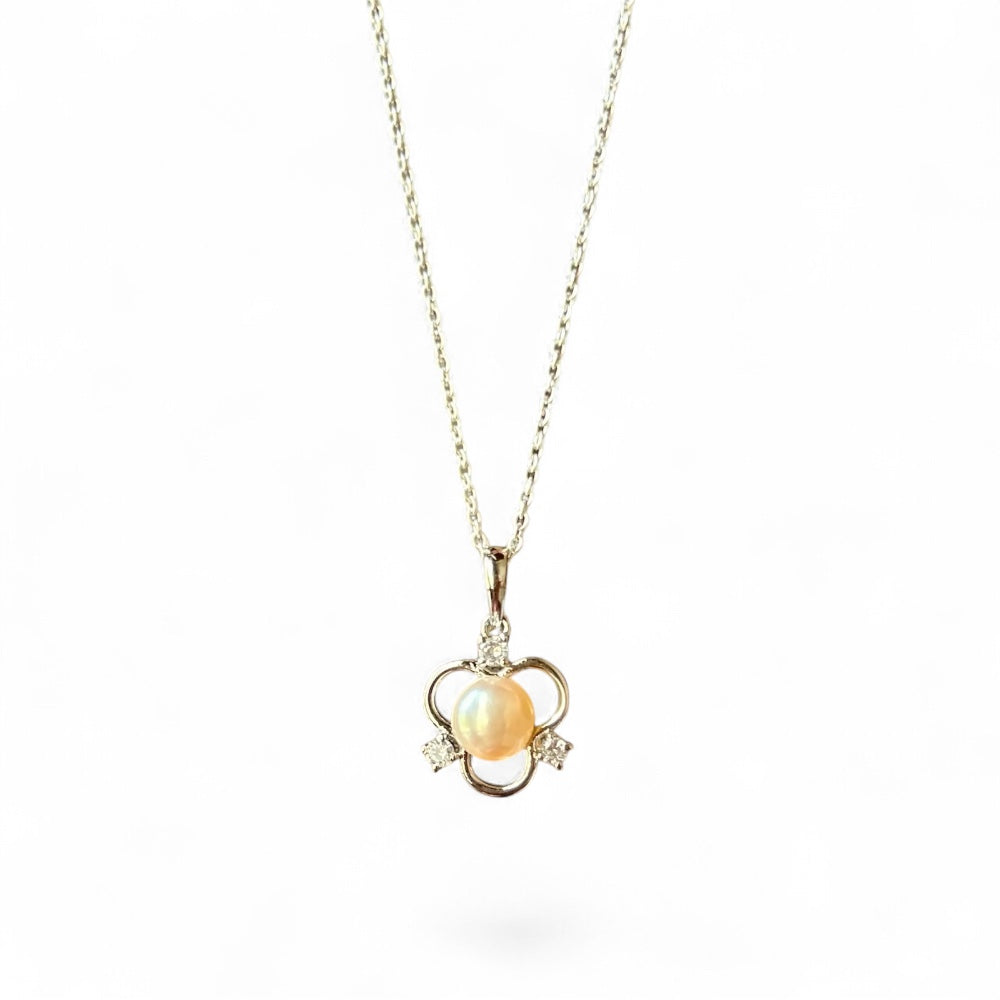 Elegant Pearl & Cubic Zirconia Silver Pendant Necklace – Timeless Floral Design