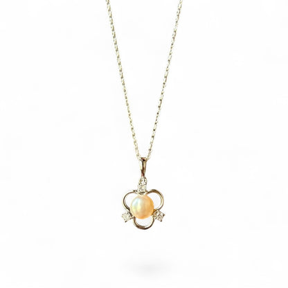 Elegant Pearl & Cubic Zirconia Silver Pendant Necklace – Timeless Floral Design